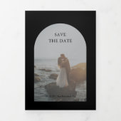 Camila Black Arch Modern Wedding Save the Date Drieluik Aankondiging (Cover)