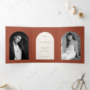 Camila Rust Arch Modern Wedding Save the Date Drieluik Aankondiging