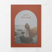 Camila Rust Arch Modern Wedding Save the Date Drieluik Aankondiging (Cover)
