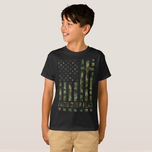 Camo American Flag Faith Over Fear Christian Patri T-shirt (Voorkant volledig)