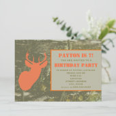 Camo et invitation orange de fête d'anniversaire (Debout devant)