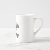 Camouflage Crâne Et Traverses Mug (Droite)