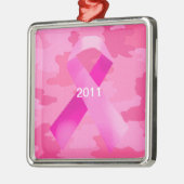 Camouflage rose foncé, ruban rose Date Ornement (Gauche)