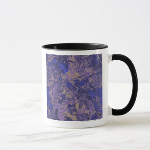 Camouflage tegen blauwe bloem mok