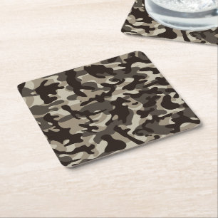 Camouflage voor dichte bij vierkante kartonnen onderzetter