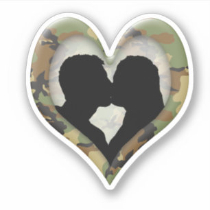 Camouflagehart met koppel dat zoent sticker