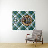 Campbell Crest over Jurk Tartan Wandkleed (In Situ (horizontaal))