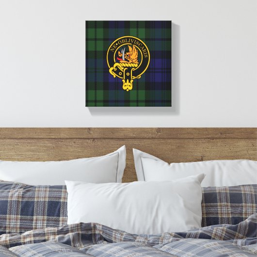 Campbell Scottish Crest en Tartan Canvas print (Insitu (Slaapkamer))