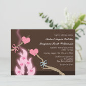 Campfire Hearts Camping Mariages Invitations (Debout devant)
