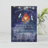 Camping Bonfire Anniversaire Fête Invitation (Debout devant)