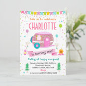 Camping Camper en plein air Invitation d'anniversa (Debout devant)