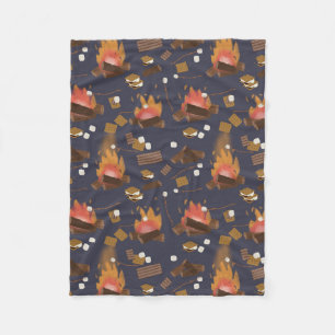 Camping Fire Outdoor Adventure & Marshmallows Fleece Deken
