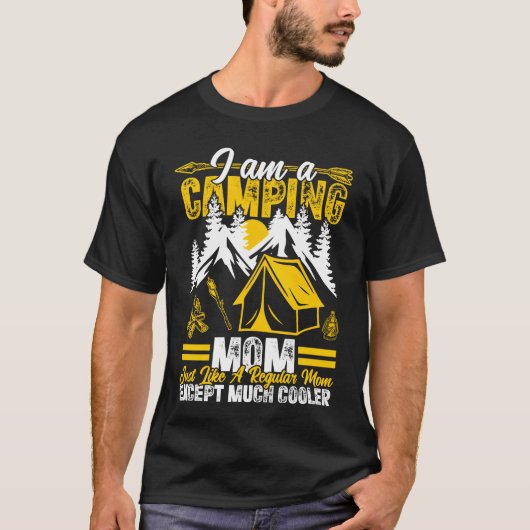 Camping Mom with Mountain Scene gift T-shirt (Voorkant)