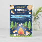 Camping nog leuker jongen verjaardag-uitnodiging. kaart (Staand voorkant)