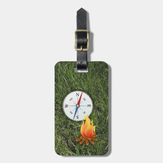 Camping theme Campfire and Compass Personalize Bagagelabel (Voorkant verticaal)