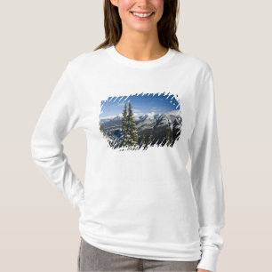 Canada, Alberta, Banff. Uitzichten op de Bow Valle T-shirt