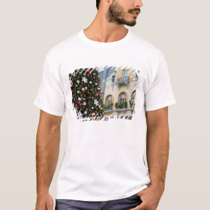 Canada, Alberta, Edmonton. West Edmonton Mall. T-shirt