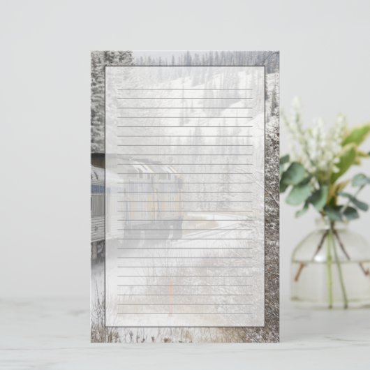 Canada, Alberta. Sneeuwtrein VIA Rail tussen Briefpapier (Staand voorkant)