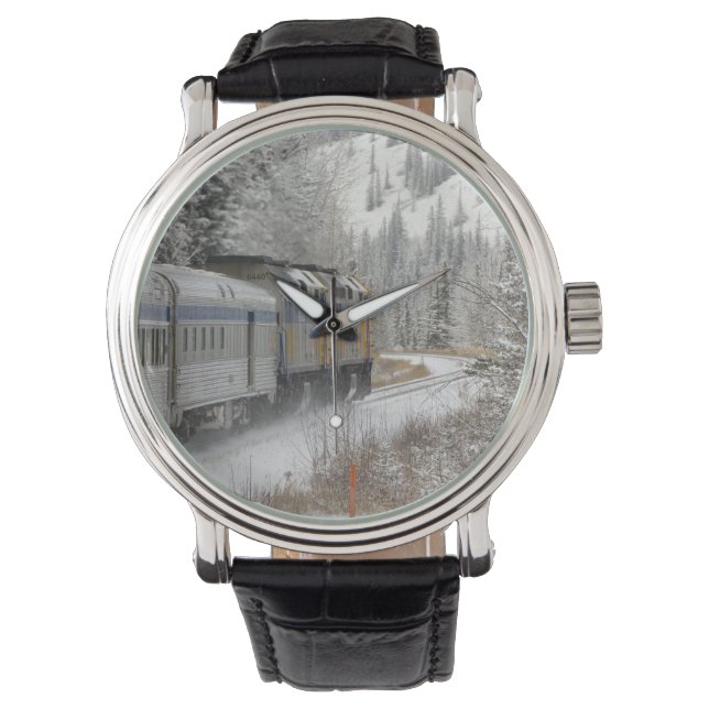 Canada, Alberta. Sneeuwtrein VIA Rail tussen Horloge (Voorkant)