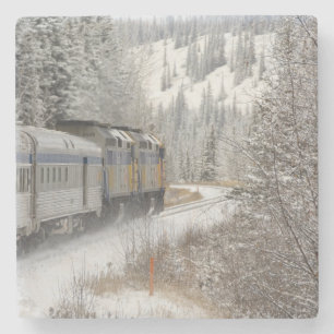 Canada, Alberta. VIA Rail Sneeuwtrein tussen Stenen Onderzetter