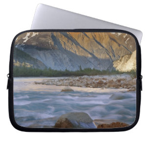 Canada, Brits-Columbia, Alsek riviervallei. Laptop Sleeve