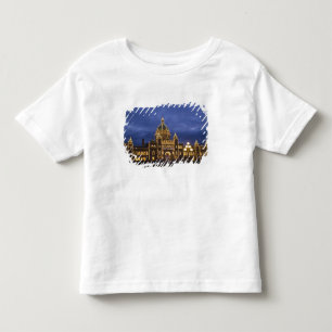 CANADA, Brits-Columbia, Victoria. Avond Kinder Shirts