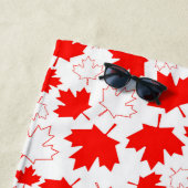 Canada Maple Leaf Red White Random Patroon Strandlaken (In situ)