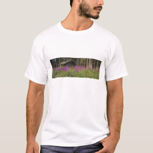 Canada, Yukon, Ross River gebied, Verlaten hut T-shirt