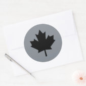 Canadees zwart-mappenblad ronde sticker (Envelop)