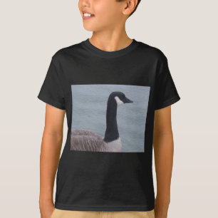 Canadese gans op een meer t-shirt