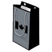 Canadese vlag in Black Decor Klein Cadeauzakje (Voorkant Gekanteld)
