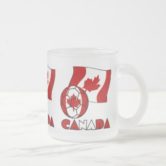 Canadese vlag met voetbal matglas koffiemok