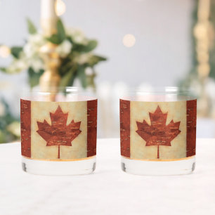 Canadese vlag op binnenste boog whisky glas