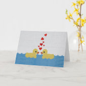 Canards dans la carte de voeux de blanc d'amour (Fleur jaune)