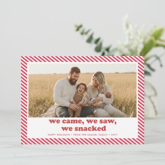 Candy Cane Stipe Funny Family Christmas Photo Feestdagenkaart (Staand voorkant)
