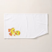 Caneton mignon sur serviette de bain blanche (Serviette à main)