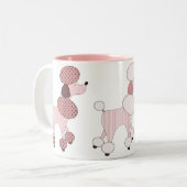 Caniches roses sur la tasse de défilé (Devant gauche)