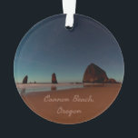 Cannon Beach Oregon Haystack Rock<br><div class="desc">Cannon Beach Oregon Haystack RockBelle photo de plage nocturne avec étoiles sur l'océan.</div>