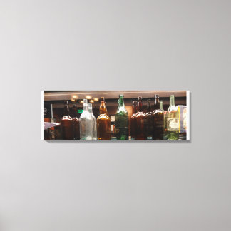 Canvas met liquorflessen afdruk