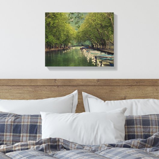 Canvas Print of Vassé Canal, Annecy, Frankrijk (Insitu (Slaapkamer))