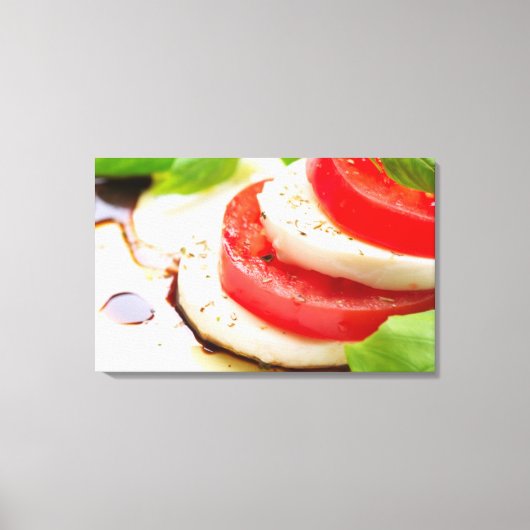 Caprese Salad. Segmenten voor tomaten en Mozzarell Canvas Afdruk (Voorkant)