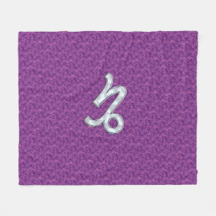 Capricorn Sign on Fuchsia Digital Camouflage Fleece Deken