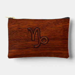 Capricorn Zodiac Symbol in Wood Grain Style Etui