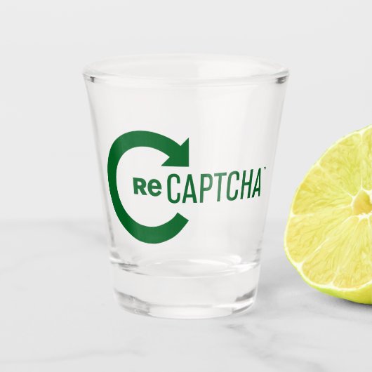 CAPTCHA Shot Glass – Bot-Blocking Barware Glas (Voorkant)