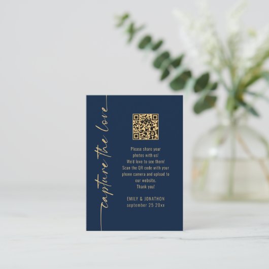 Capture the Love QR-code bruiloft kaart navy goud (Staand voorkant)