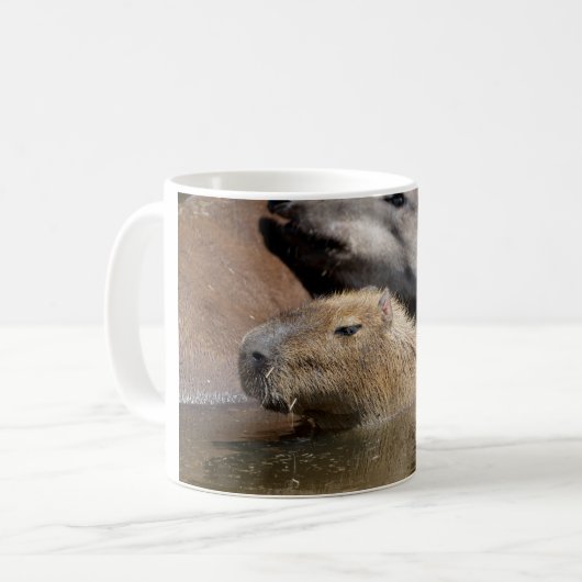 Capybara in water koffiemok (Voorkant links)