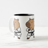 Capybara Karate Mug | Drôle café d'arts martiaux (Devant gauche)