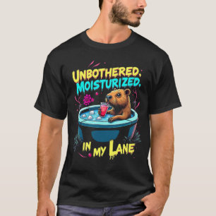 Capybara, ongehinderd, gehydrateerd, in mijn rijst t-shirt