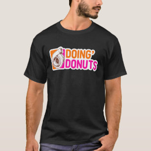 Car-liefhebber die rondjes rijdt t-shirt