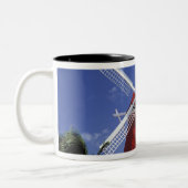 Caraïbisch gebied, Aruba. Old Mill, omgezet in 'Mi Tweekleurige Koffiemok (Links)